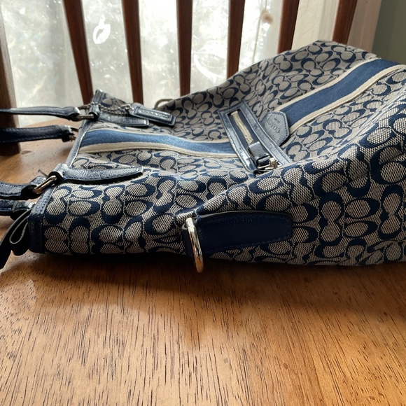 Coach Signature Stripe Handbag – Blue & Gray Canvas with Detachable Strap - Picture 2 of 8